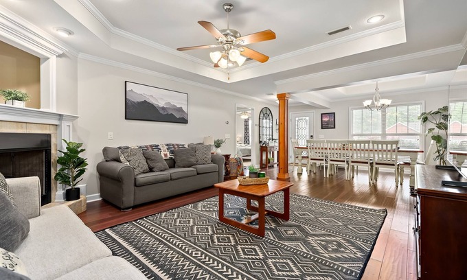 Enterprise House | Sleeps 10 I Pet-friendly I Mins to FT Rucker