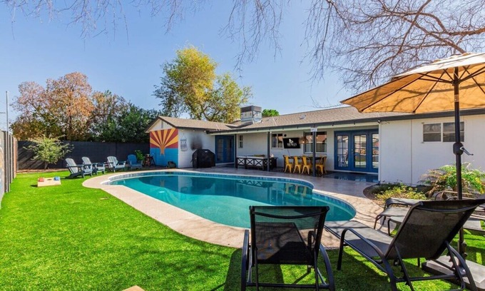 New Papago Parkway House | Sleeps 12 | Pool |Outdoor Living |Mins to Old Town