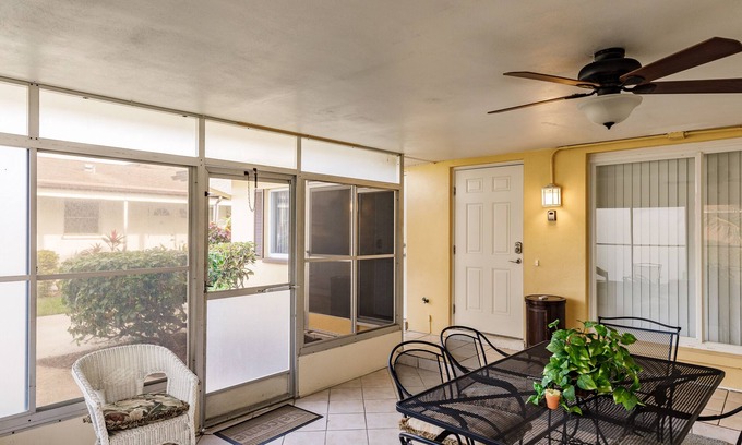 Yacht Club House | Sleeps 16, Gulf Access, Heated salt Pool