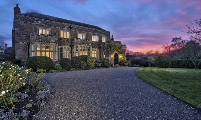 Woolhope House | Sleeps 36+ Grand Manor House, Indoor Pool and Spa