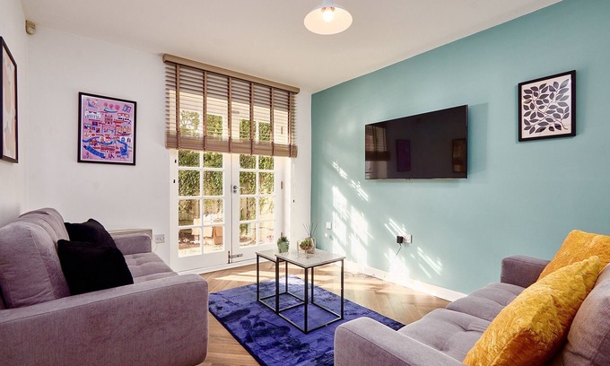 Headingley Apartment | Sleeps 6: Family & Work Stays - FREE Parking & WiFi