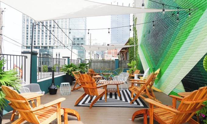Rutledge Hill House | Sleeps 8 | SoBro Suites w/Kitchens, Lounges & TVs – by AvantStay