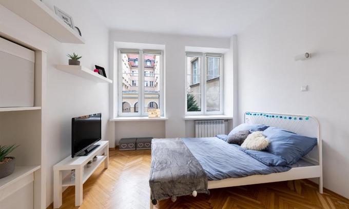 Old Town Apartment | SleepWithUs Krakowskie Przedmieście 63 Apartment