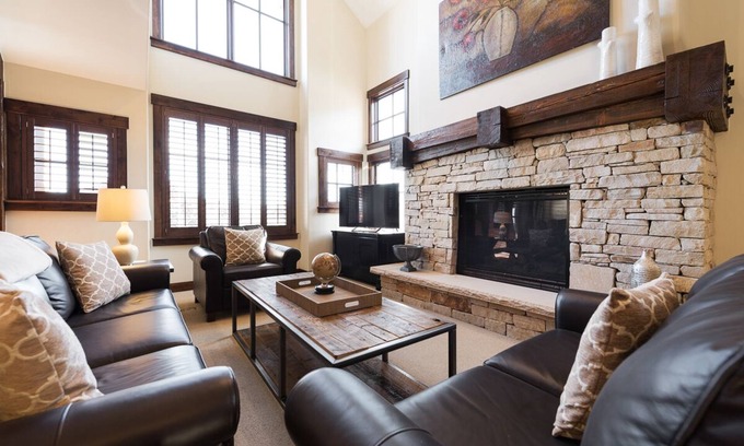 North Park City Cottage | Slope-side Cottage, Silver Star #39, with private hot tub