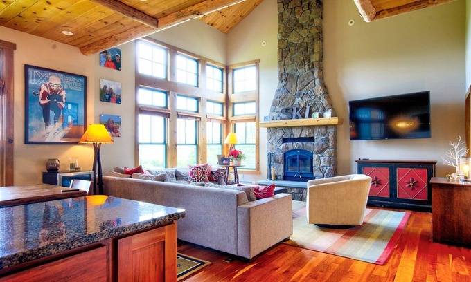 Stratton Mountain House | Slope side Stratton Condo - fully equipped and perfect for families