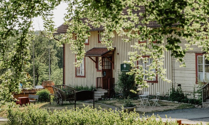 Huskvarna House | Slottsparken Motel