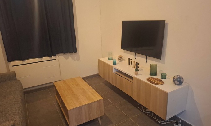 Quartier Chorier-Berriat Apartment | Small, cosy studio near all amenities in central Grenoble