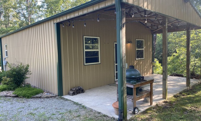 Midway Cottage | Small Cozy Cottage in the Ozarks close to Bull Shoals and White River