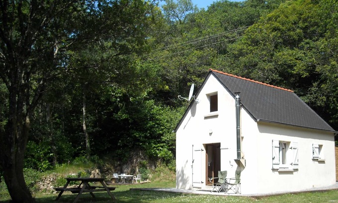 Plogonnec Cottage | Small gîte in the heart of nature near Quimper and Locronan