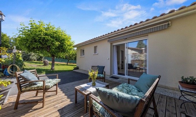Montagne Cottage | Small House in the Heart of the Vineyards – Comfortable Getaway with Air Conditioning
