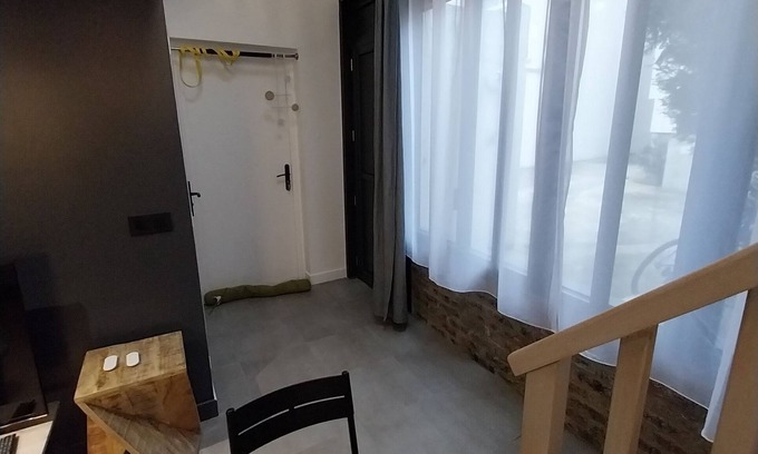Bagnolet Apartment | Small loft and terrace in Le Lilas, 4 minutes from the Serge Gainsbourg metro station on line 11
