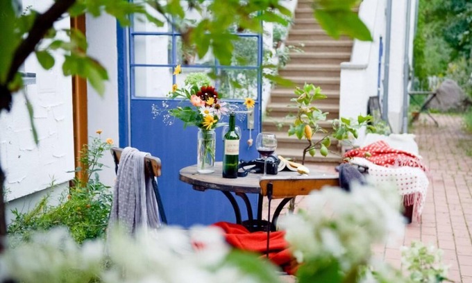 Vöhl-Herzhausen Condo | Small romantic apartment with sauna, garden, pool