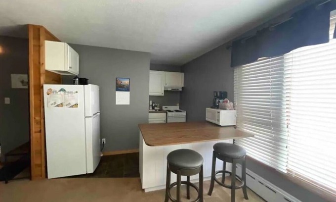 Ashland Apartment | Small simple apartment centrally located to everything in town. Walk or ride.