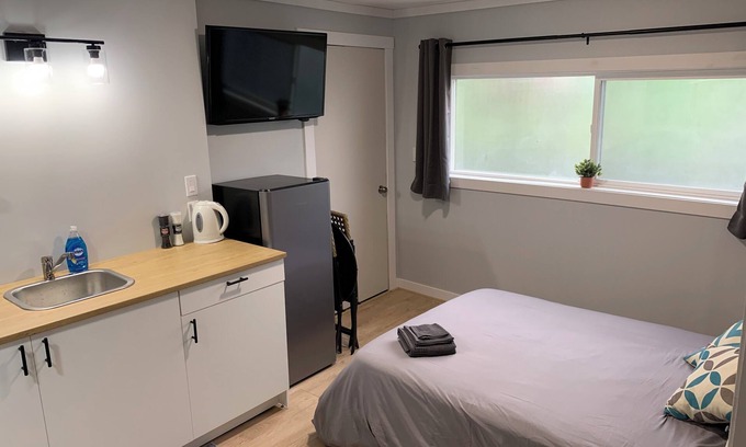 Williams Lake Apartment | Small Stylish Studio Suite