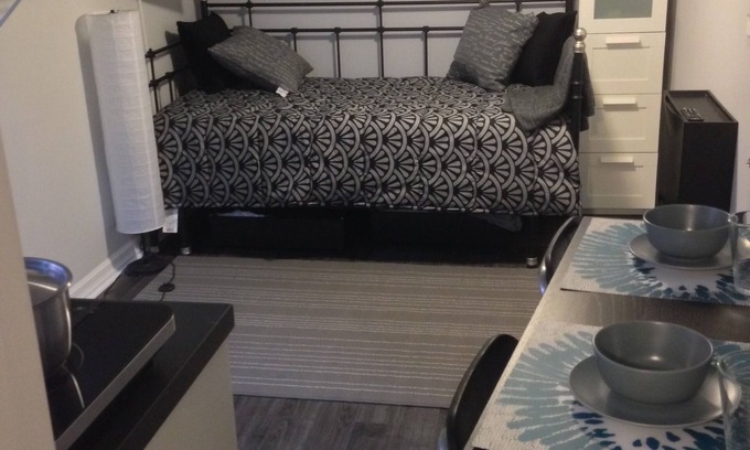 Beach Hill Apartment | Small Sweet and Complete Suite