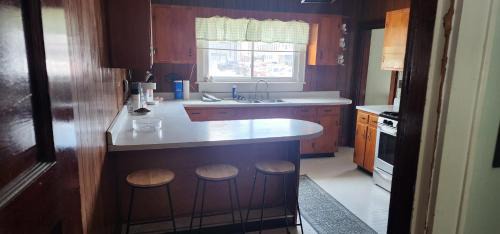 Fourmile Villa | Small-town bungalow downtown