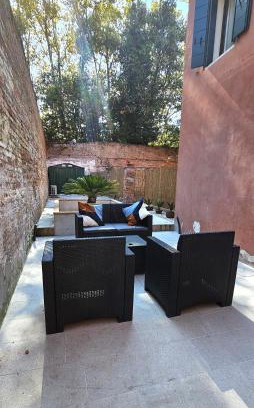 Castello Apartment | Small Villa with private Garden