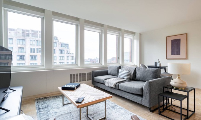 Prudential - St. Botolph Apartment | Smart Back Bay 1BR w/Gym, Doorman, nr. Esplanade, by Blueground