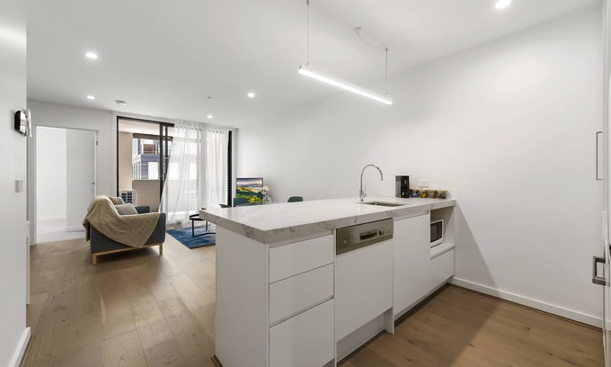 Moonee Ponds Apartment | Smart Two Bedroom & Bathroom Fun and Friendly Fully Equipped Apartment
