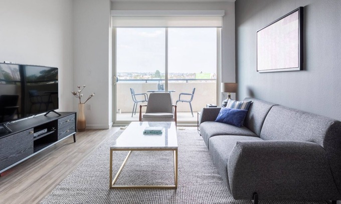 Westchester Apartment | Smart Westchester 1BR w/ Gym, Pool, nr. beach & LAX, by Blueground
