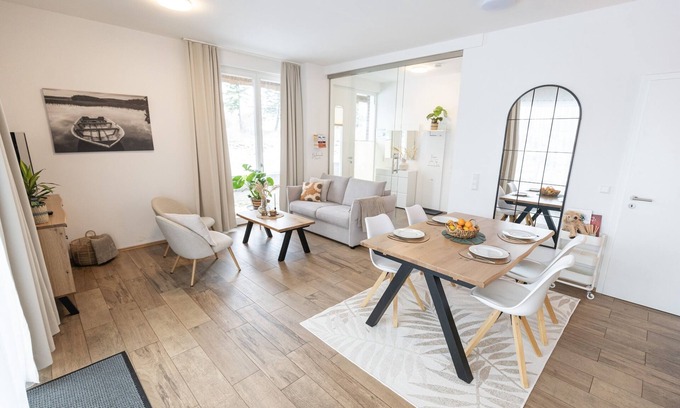 Bad Zwischenahn Apartment | SmartFewo: Sturmfrei | terrace | sauna | parking