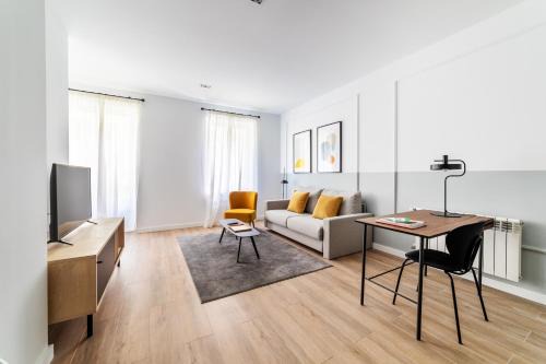 Palos de la Frontera Apartment | Smartr Atocha Reina Sofia