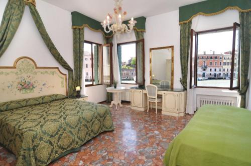 Cannaregio Apartment | Smeraldo apartment Grand Canal 1566C