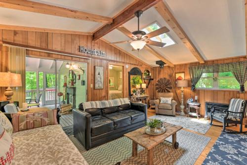 Franklin House | Smoky Mountain Cottage with Lanai and Mtn Views