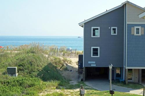 South Nags Head House | SN8643 - Back 2 The Beach