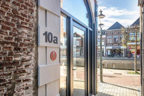 Bolsward Hotel | Snoozz Hotels Bolsward Boutique hotel zonder receptie met digitale sleutel