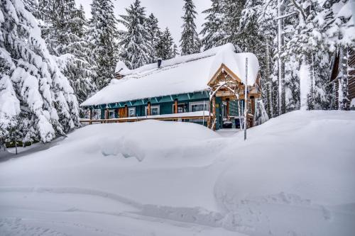 Government Camp House | Snow Shire Cabin - Meredith Lodging