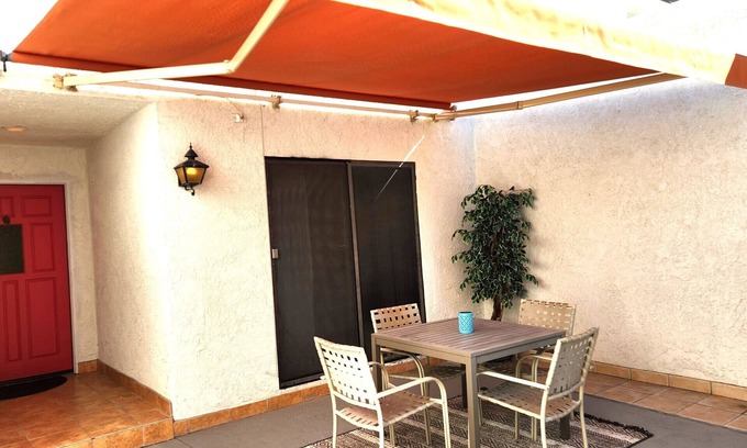 The Movie Colony Condo | Snowbird Delight. Two-minute walk to downtown action. Casino around the corner.