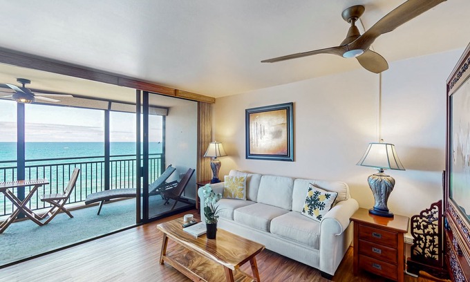 Historic Kailua Village Condo | Snowbird-friendly condo with ocean view, pool, washer/dryer, lanai, & grill