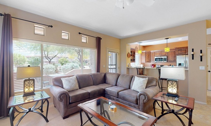 Rancho Vistoso Condo | Snowbird-friendly condo with heated pool, gym, grill, patio, pool spa, clubhouse
