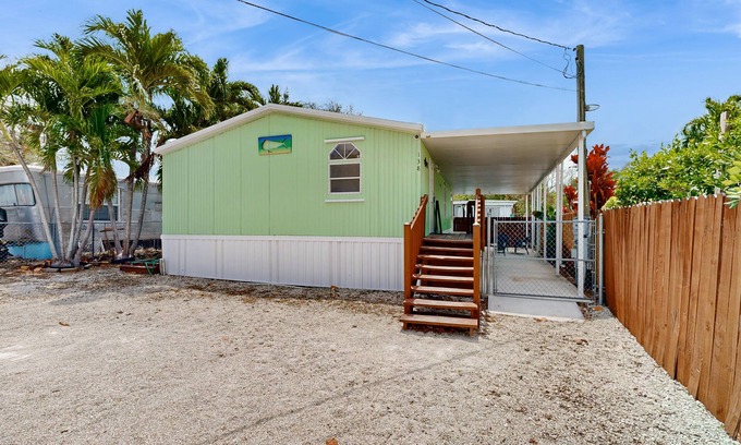 Key Largo Village House | Snowbird-Friendly Home with Central AC, High-Speed WiFi, and Washer/Dryer