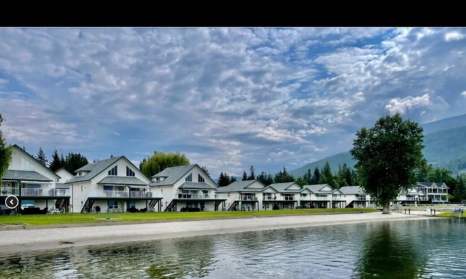 Sicamous Condo | Snowbird Rental in Sicamous BC