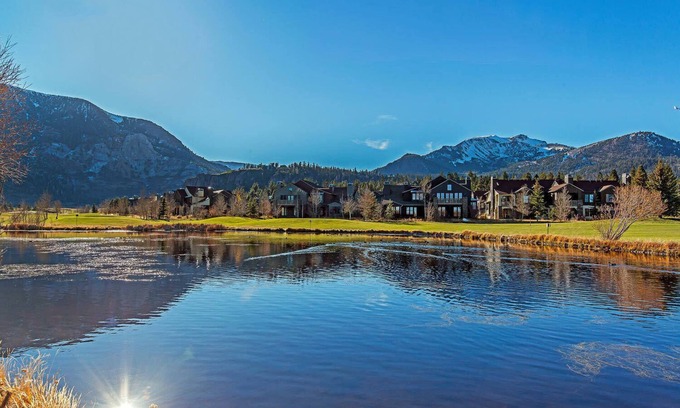 Mammoth Lakes Condo | SnowCreek #936 (Phase 5) | Communal Pool & Hot Tub, Near Shuttle to Village
