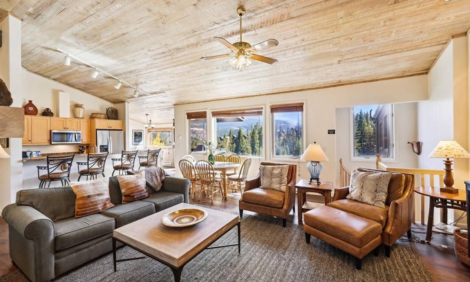 Four O'Clock House | Snowflake Lookout-Ski In/Ski Out Townhome-4 O'clock Area-Private Hot Tub!