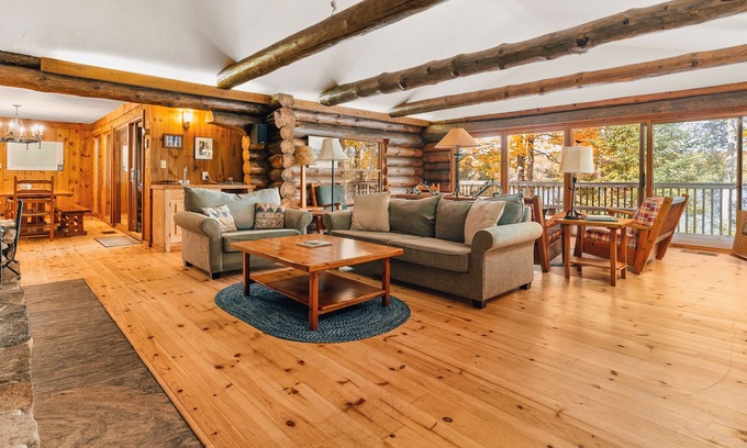 Dysart et al Cabin | Snowmobile & Pet-Friendly Group Lakefront Lodge Near Dorset