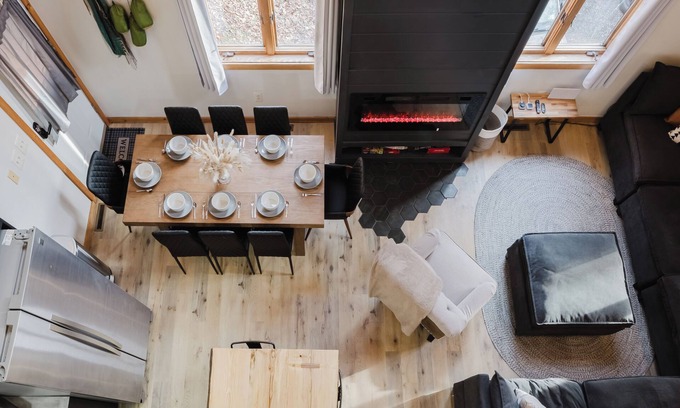 Mountain Base House | Snowshoe Modern Cabin | Hot Tub + Mtn Views