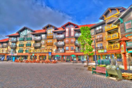 Snowshoe Apartment | Snowshoe Mountain Studio! Central Village!