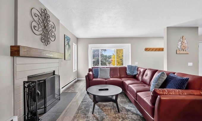 Brian Head Condo | Snowy Peaks Haven | Walk to Slopes & Park