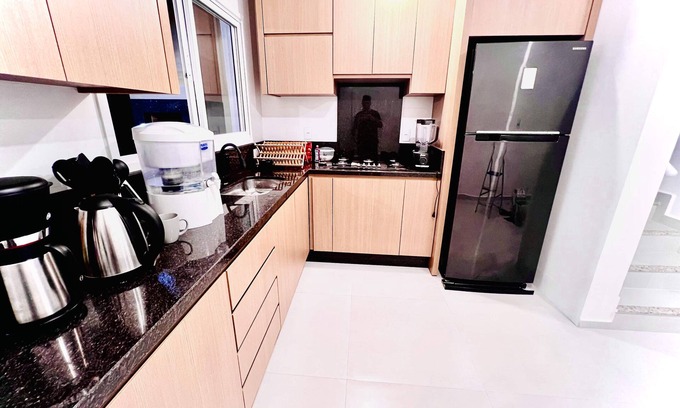 Uvaranas House | Sobrado 3 Quartos ,5 Camas ,3 Banheiros ,2 Garagens