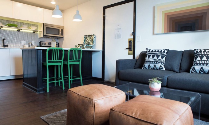 Rutledge Hill House | SoBro Guest House #20 by AvantStay | 2 Blocks to Broadway + Local Art + Parking
