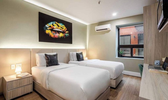 Gay Village Hotel | Soft Twin – Berri-UQAM Stay