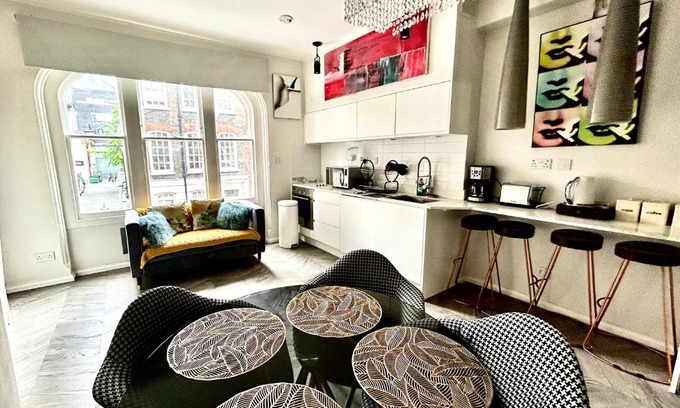 Carnaby Apartment | soho london suite