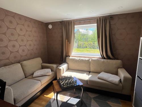 Glomset Apartment | Sokkelleilighet i enebolig i Ålesund nær stranden