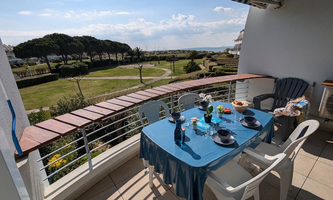 Le Grau-Du-Roi Apartment | Sol-y-Days Grand Large, seafront with panoramic terrace