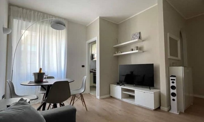 Zona Solari Apartment | Solari Apartment, Milan fashion street