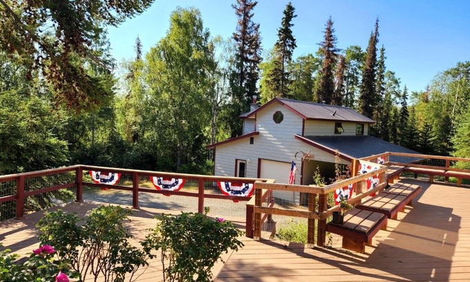 Sterling House | Soldotna Alaska 1 bedroom Split Level Guesthouse
